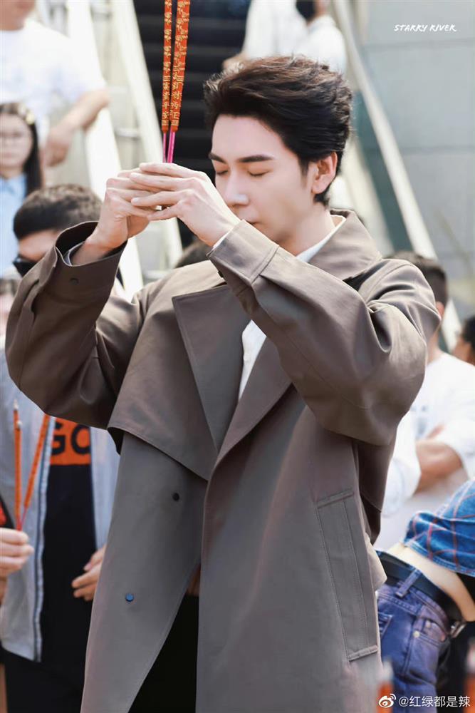 Tống Thiến bị chê già nua, để mãi một kiểu tóc khi đóng phim-8