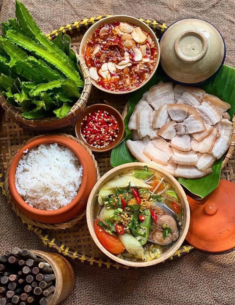 Ứa nước miếng loạt mâm cơm đậm chất dân dã của 9x đảm đang-2