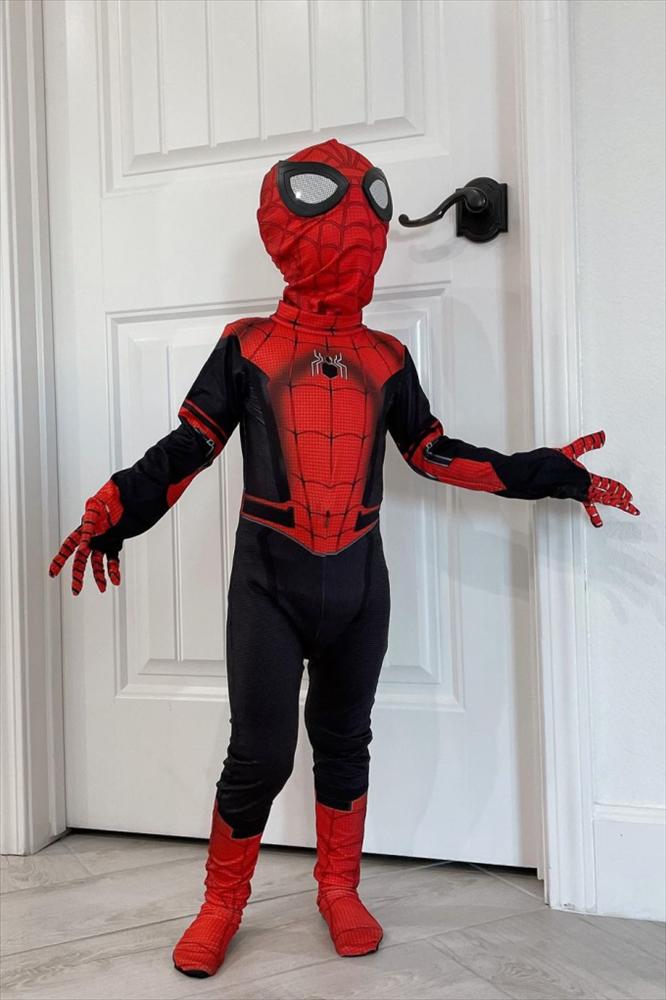 Con trai Phạm Hương hóa trang thành Hulk dịp Halloween-5