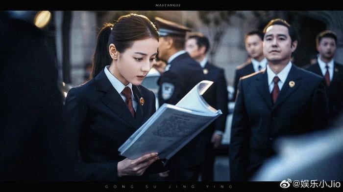 Gia Hành khiến sự nghiệp Địch Lệ Nhiệt Ba giậm chân tại chỗ?-6