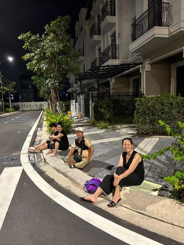 Đoàn Di Băng chơi cực trội, tặng bố mẹ biệt thự 6 tầng trị giá 40 tỷ-4