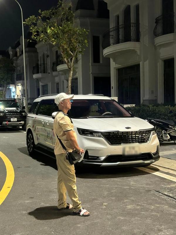 Đoàn Di Băng chơi cực trội, tặng bố mẹ biệt thự 6 tầng trị giá 40 tỷ-3