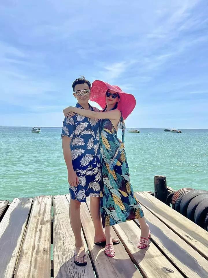 Lê Âu Ngân Anh và hôn phu xả ảnh cưới, khóa môi đắm say-11