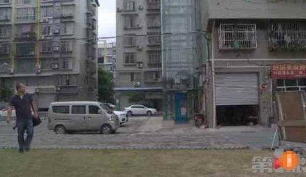 Bố vợ chiều con rể hết nấc: Lắp cả thang máy vì con rể đi thang bộ mệt-2