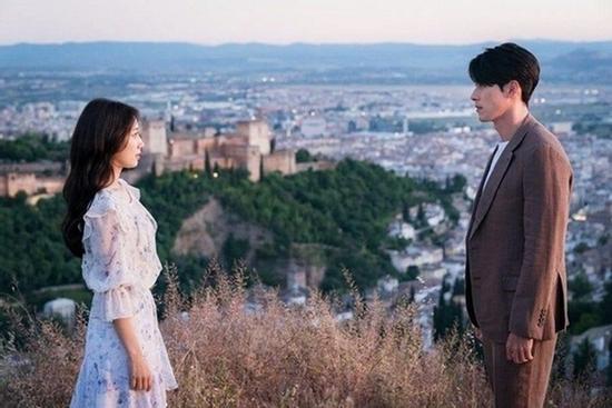 Khen người yêu cũ chia tay văn minh, cô gái lĩnh rổ 'gạch đá'