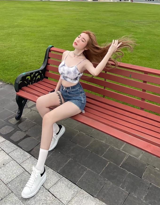 Elly Trần chuộng dùng dầu dừa tẩy trang-2