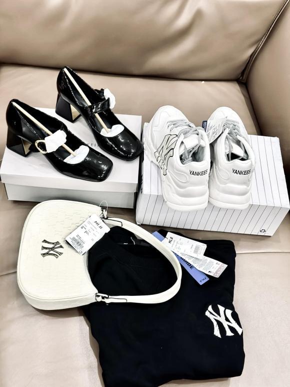 Phan Văn Đức cực giàu, mua loạt hàng hiệu khủng tặng vợ-1