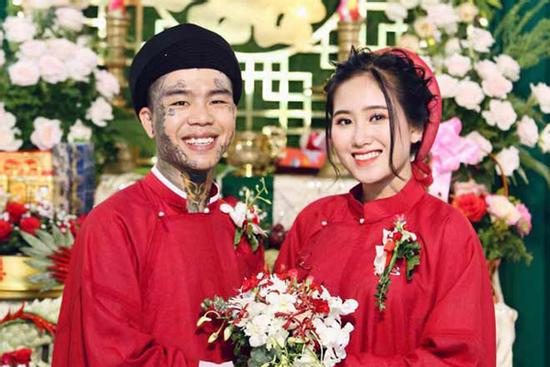 Cuộc sống cô gái lấy chồng xăm gần kín mặt bất chấp bị cấm cản