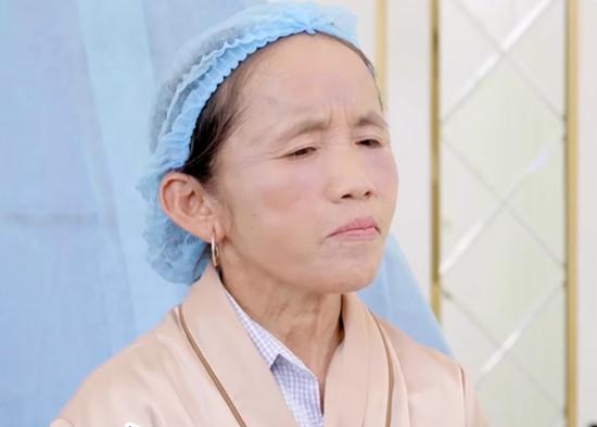 Bà Tân Vlog gây tranh cãi khi đi thẩm mỹ xóa nếp nhăn ở tuổi 55-4