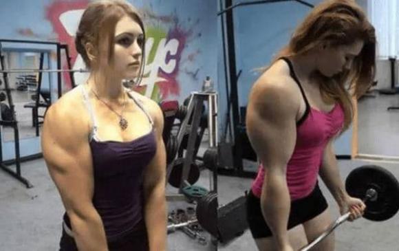 Người đẹp Nga gây bất ngờ khi khoe cận ngoại hình thật-2