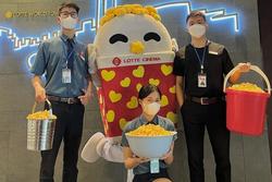 Rạp Lotte bị phản ứng vì tổ chức 'ăn bắp rang bằng xô'