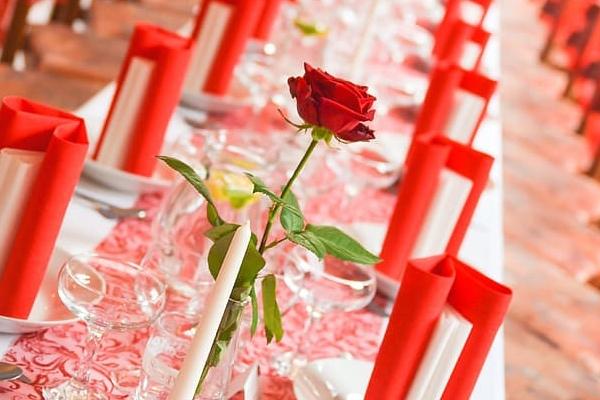 Cưới để kiếm phong bì, cô dâu đặt tiệc siêu đắt nhưng không ai đến dự-2