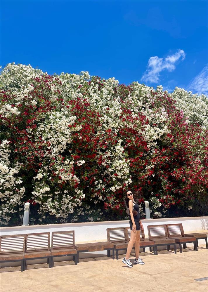 Lưu Hương Giang được khen vì body không mỡ thừa-2