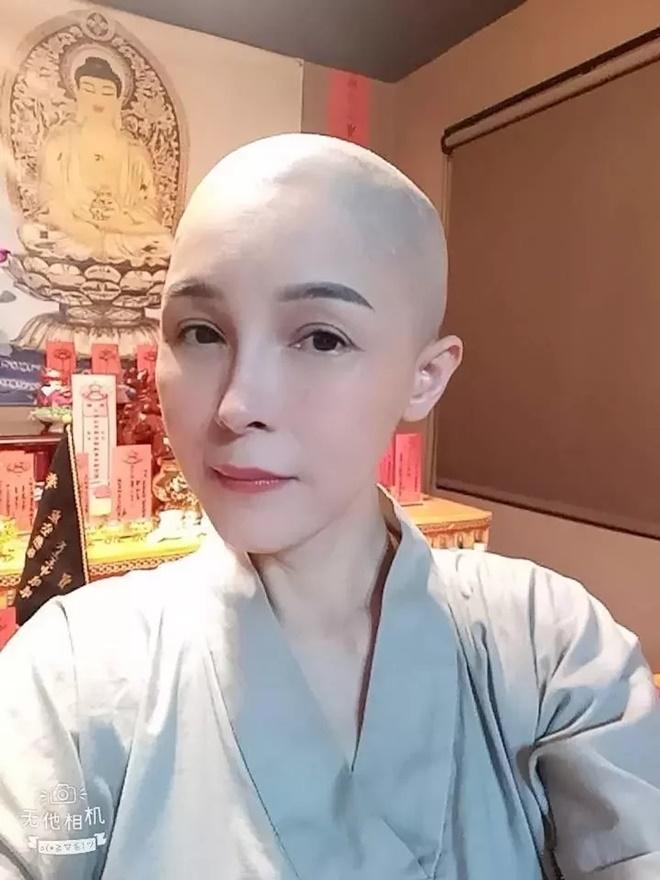 Cựu sao phim 18+ có con ở tuổi 16, U50 xuống tóc đi tu-5