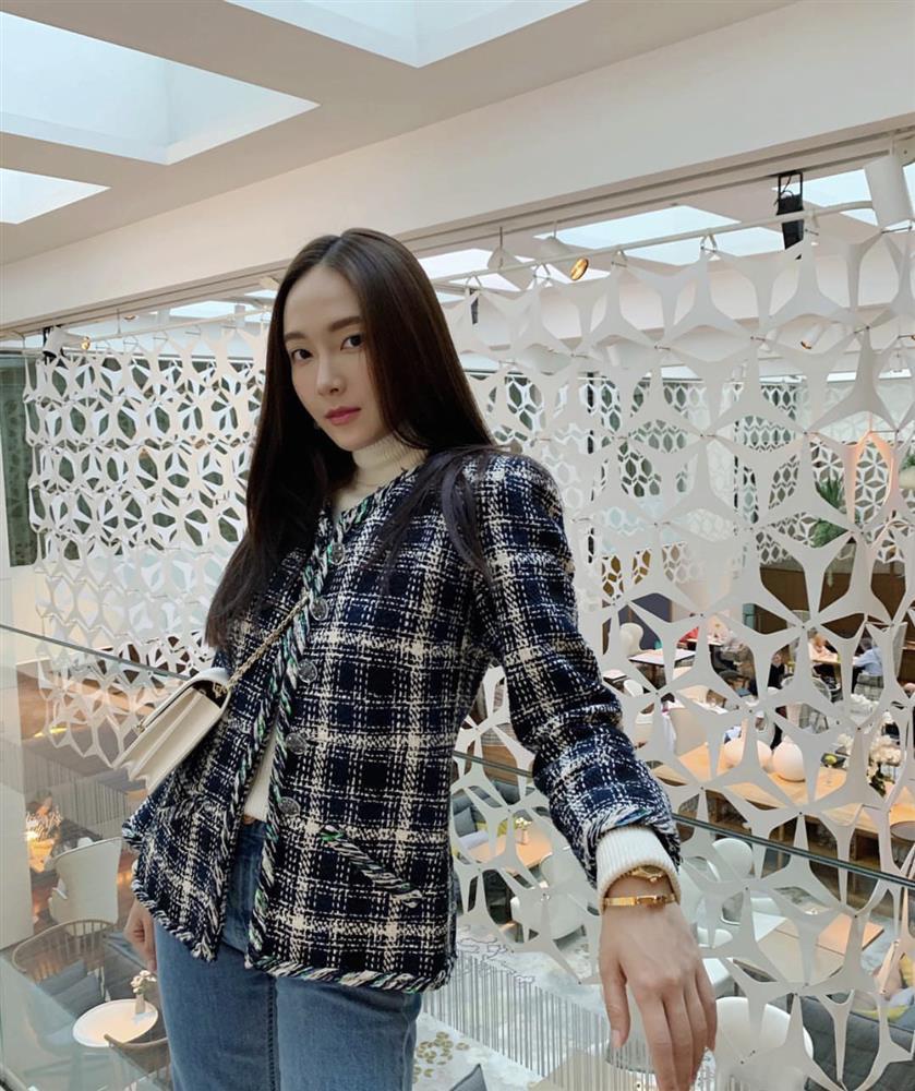 Học chị em Jessica - Krystal diện đồ công sở sang xịn mịn-3