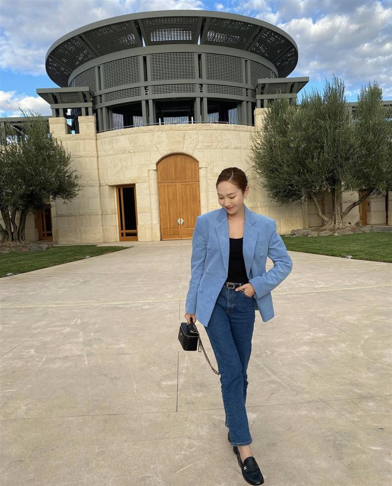 Học chị em Jessica - Krystal diện đồ công sở sang xịn mịn-1