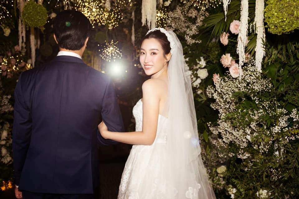 Đỗ Mỹ Linh xả ảnh đám cưới, hot nhất khoảnh khắc thông gia-3