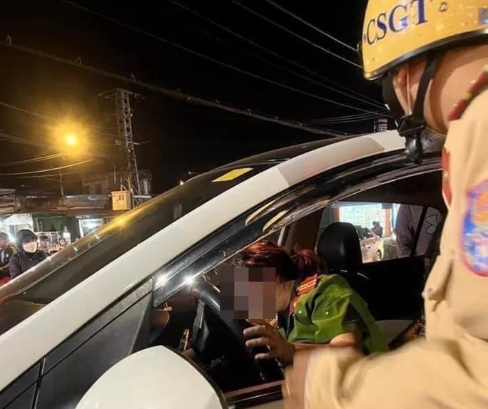 Danh tính nữ thiếu tá công an ở Gia Lai say xỉn, lái xe gây tai nạn-2