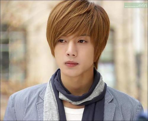Kim Hyun Joong Vườn Sao Băng đón con trai đầu lòng-1