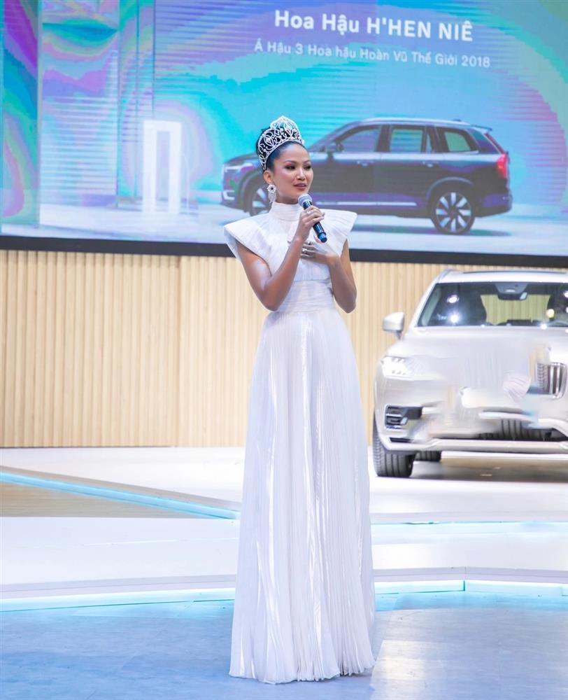 Tranh luận việc HHen Niê dùng danh hiệu Á hậu 3 Miss Universe-2