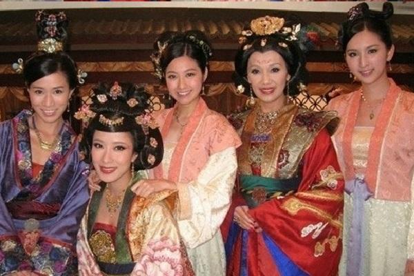 Xa Thi Mạn độc thân, nhiều tham vọng ở tuổi 48-2