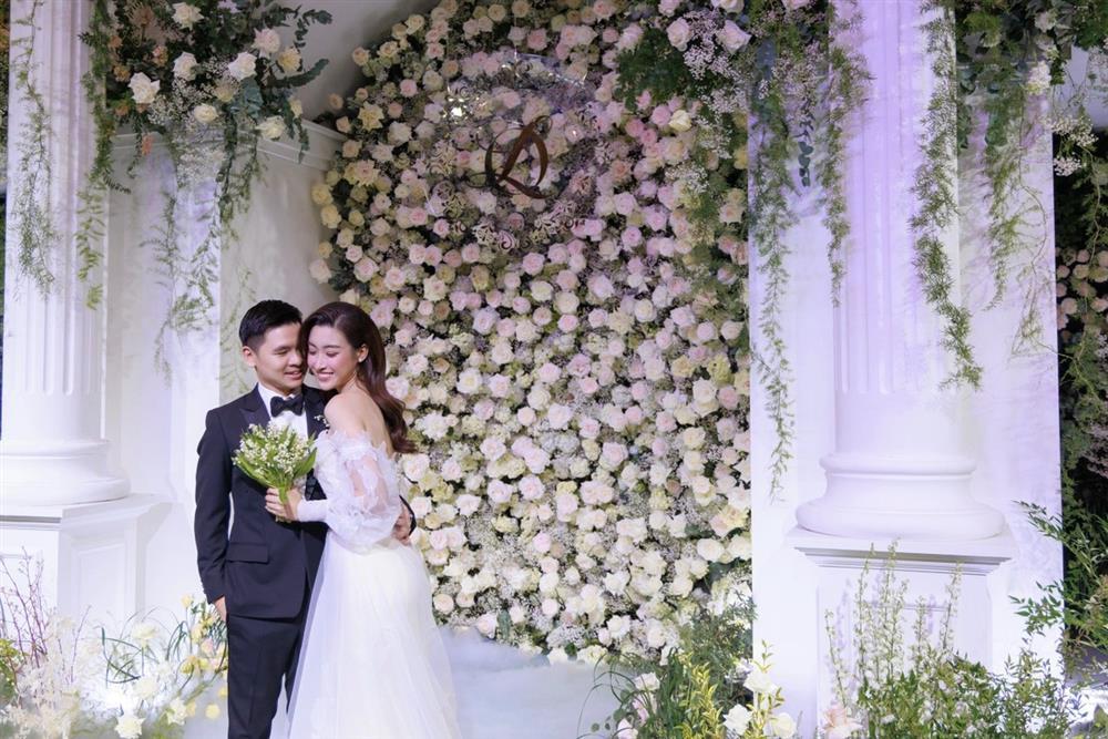 Cô dâu Gen Z Việt ngày càng chọn váy cá tính-3