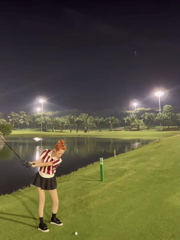 Hiền Hồ khoe hình đánh golf, đôi chân tong teo gây chú ý-3