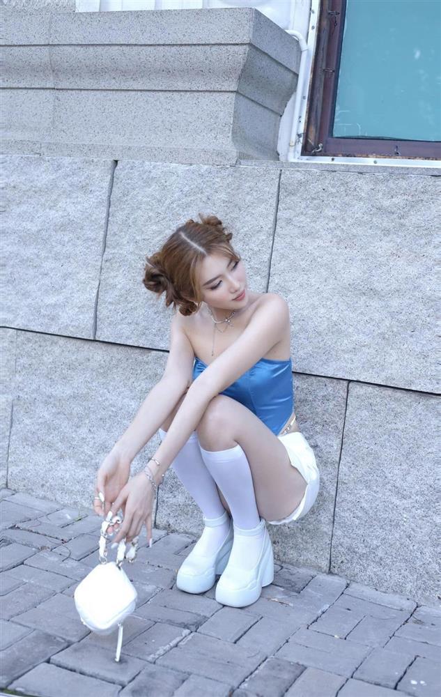 Thúy Ngân có qua mặt Ngọc Trinh khi đụng hàng?-9