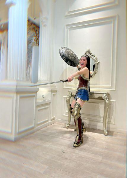 Đoàn Di Băng khoe đón Halloween hoành tráng, hóa trang hết hồn-8