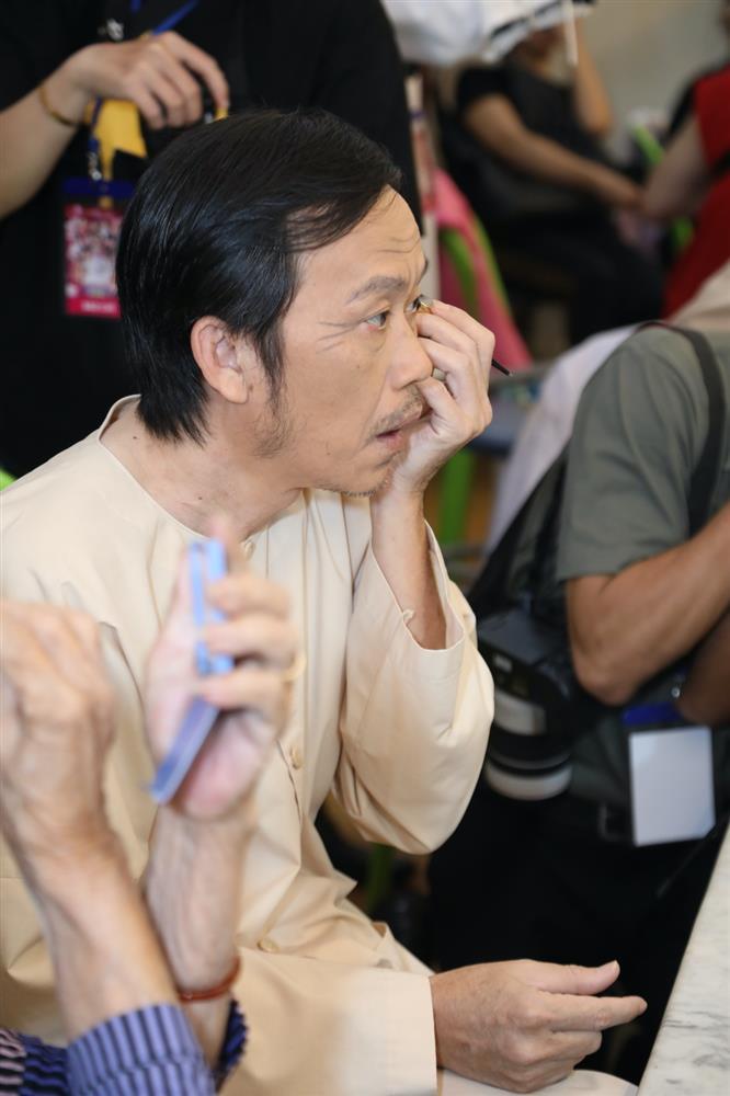 Mẹ ruột đến xem Hoài Linh biểu diễn trong đêm nhạc từ thiện-2