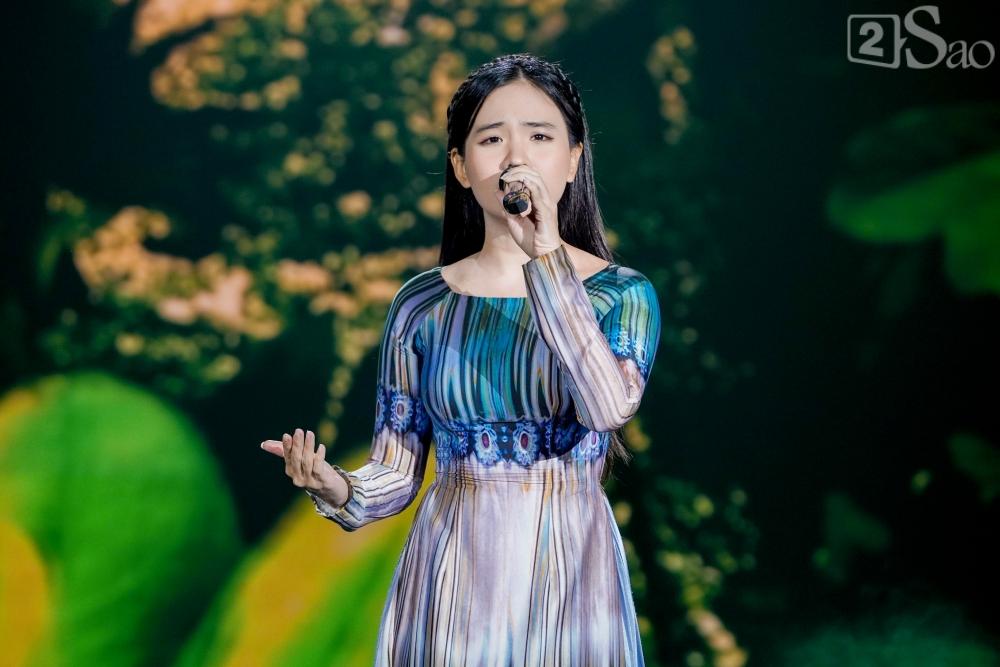 Mẹ ruột đến xem Hoài Linh biểu diễn trong đêm nhạc từ thiện-12