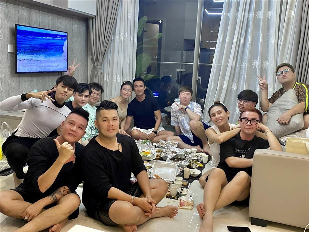 Tin showbiz Việt ngày 30/10: Đàn em đăng ảnh mặt mộc Hoài Linh-12