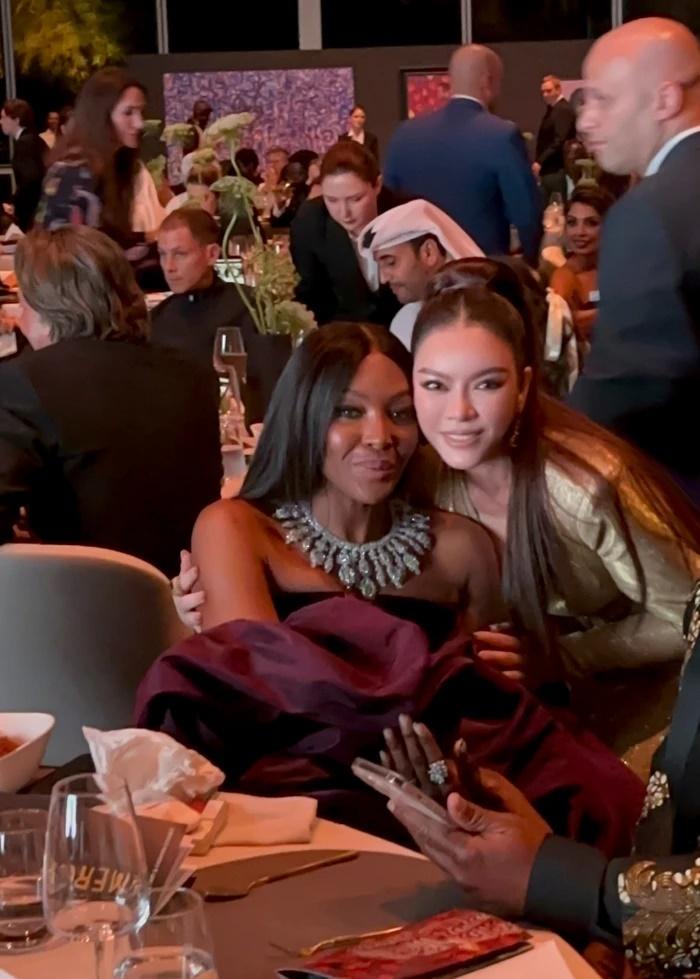 Lý Nhã Kỳ gặp Naomi Campbell, công chúa Ả Rập tại tiệc VIP-1