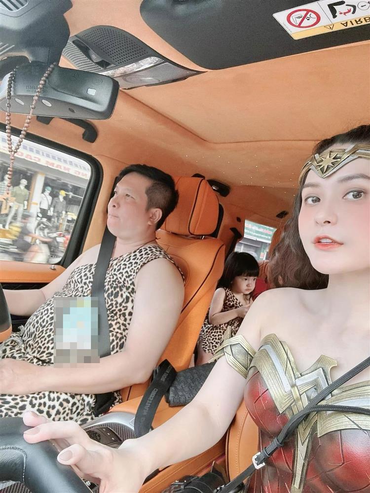 Đoàn Di Băng lên đồ táo bạo trong tiệc sinh nhật con gái thứ 2-8