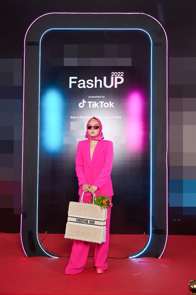 Thảo Nhi Lê đẹp chấp CAM thường, Mèo Thoại mặc chẳng giống ai-10