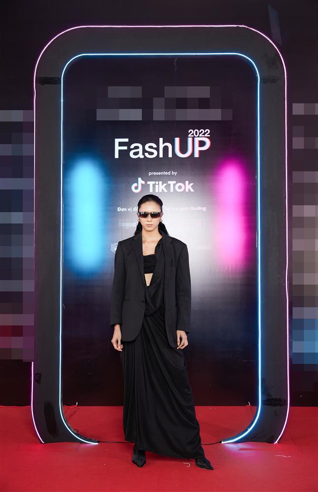 Thảo Nhi Lê đẹp chấp CAM thường, Mèo Thoại mặc chẳng giống ai-14