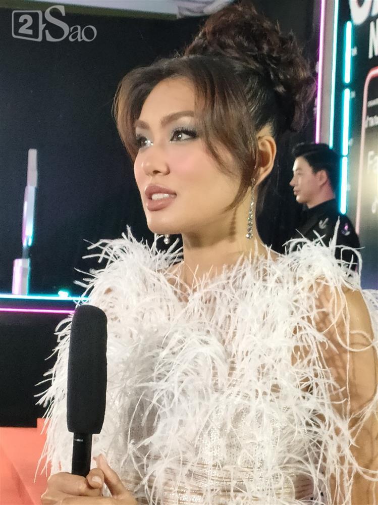 Thảo Nhi Lê đẹp chấp CAM thường, Mèo Thoại mặc chẳng giống ai-1