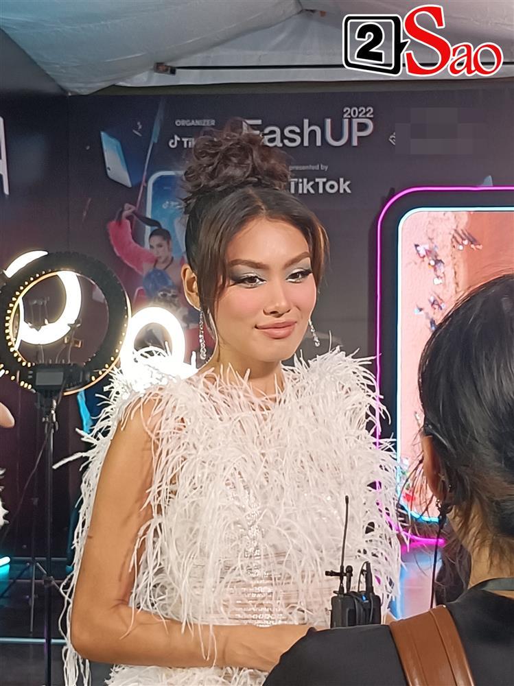 Thảo Nhi Lê đẹp chấp CAM thường, Mèo Thoại mặc chẳng giống ai-5