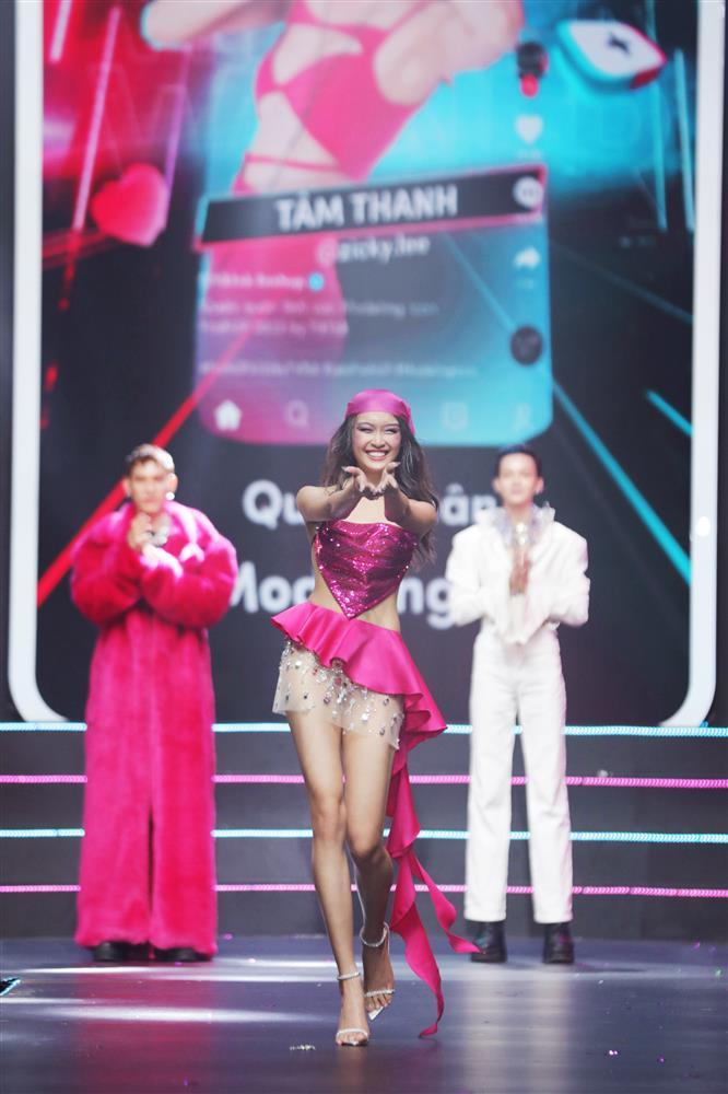 Gala Night FashUP 2022 by TikTok: Nam Trung mặc đặc biệt-2