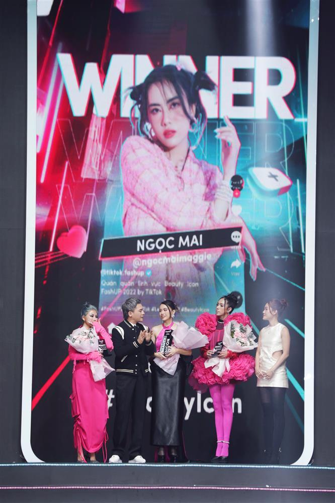 Gala Night FashUP 2022 by TikTok: Nam Trung mặc đặc biệt-4