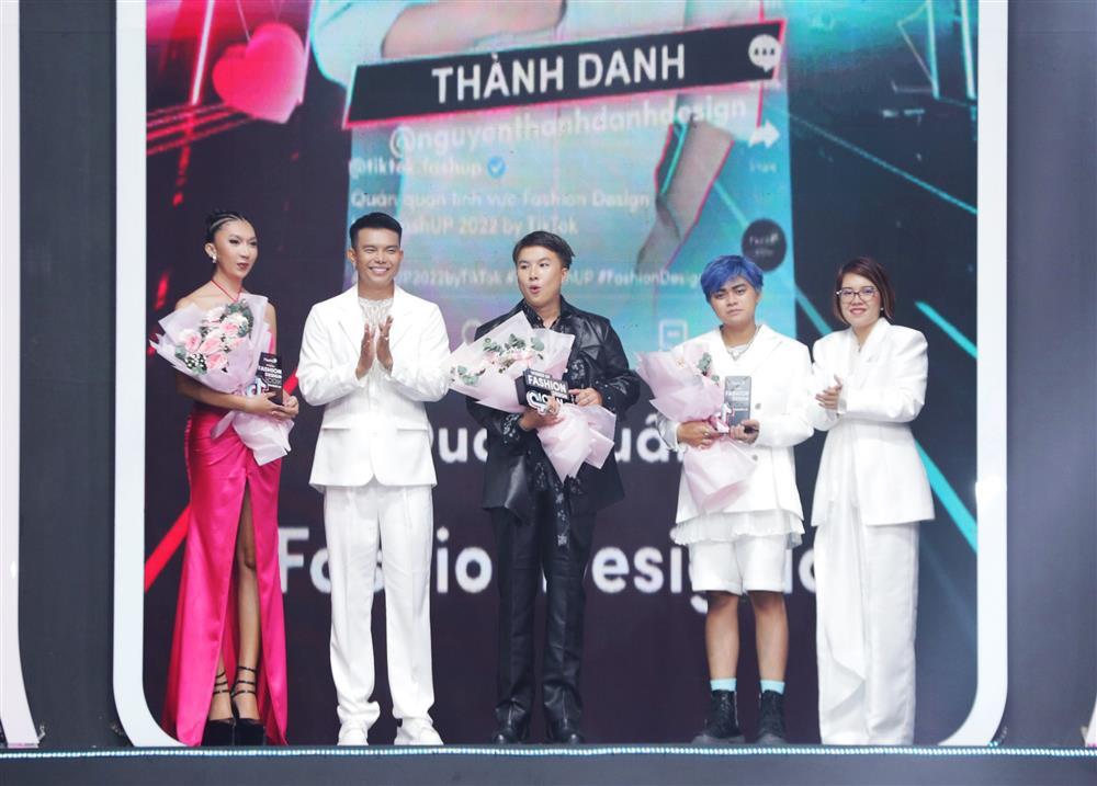 Gala Night FashUP 2022 by TikTok: Nam Trung mặc đặc biệt-8