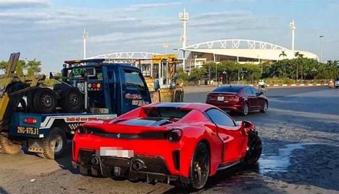 Siêu xe Ferrari 488 va chạm với xe máy, một người tử vong-1