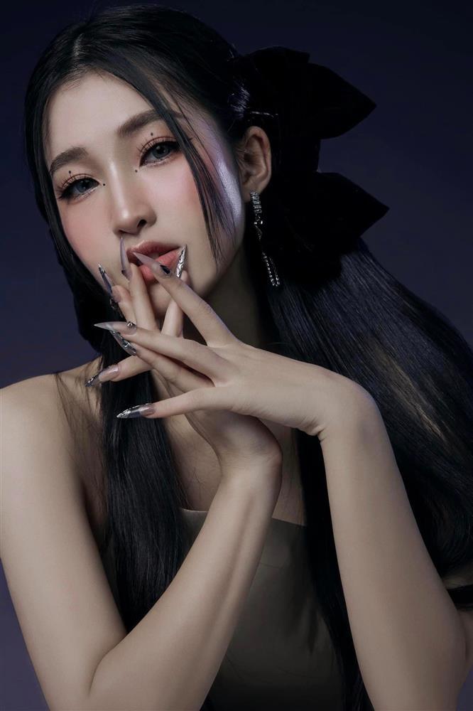 Halloween: Á hậu Phương Nhi cosplay Jisoo - Lan Ngọc hóa Chương Tử Di-3