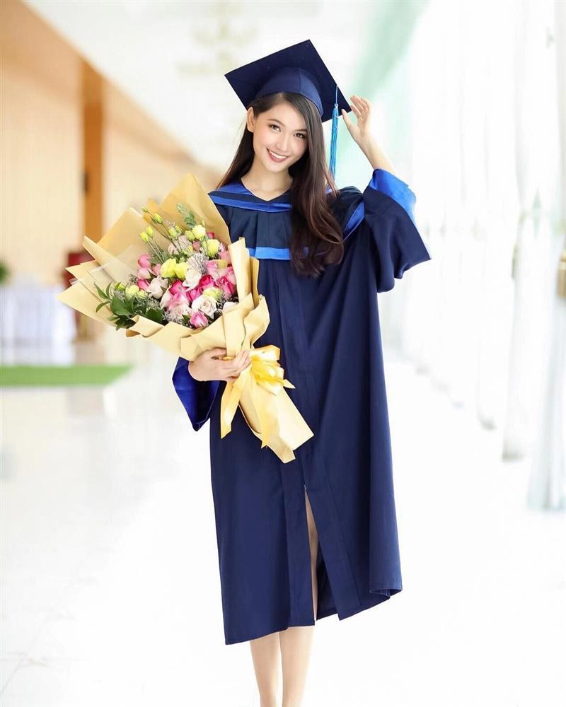 Hoa hậu ngày tốt nghiệp Đại học: Tiểu Vy có phải đẹp đỉnh?-23