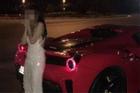 Cô gái ngồi ghế lái siêu xe Ferrari tông chết 1 người là ai?