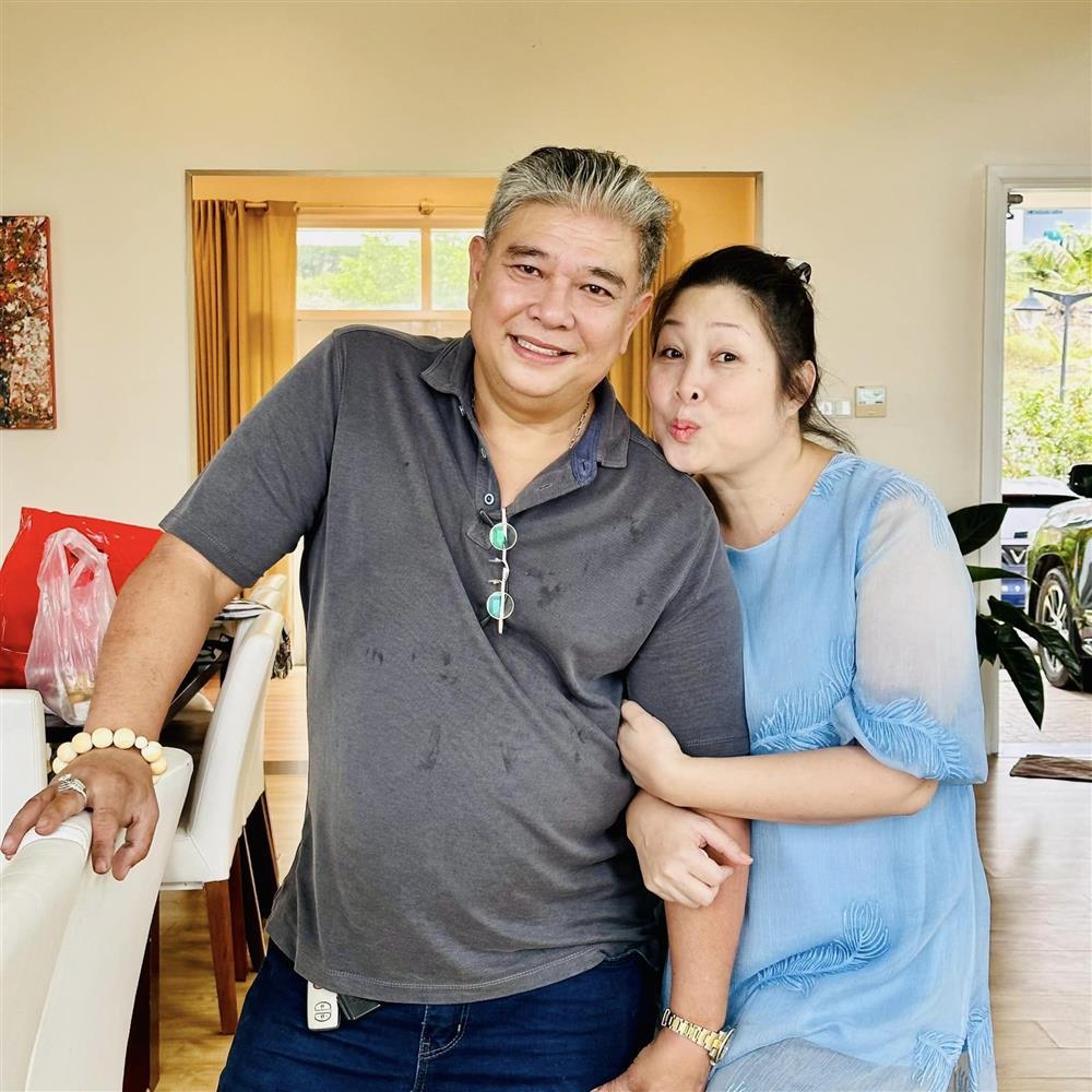 Tin showbiz Việt ngày 31/10: Việt Trinh vượt thị phi nuôi dạy con-6