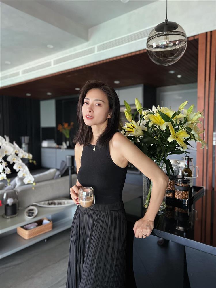 Tin showbiz Việt ngày 31/10: Việt Trinh vượt thị phi nuôi dạy con-8