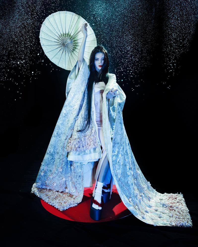 Halloween: Á hậu Phương Nhi cosplay Jisoo - Lan Ngọc hóa Chương Tử Di-4