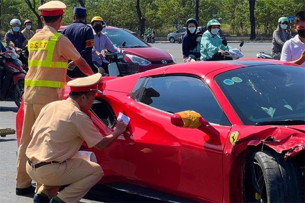 Trích camera thấy thanh niên bước ra từ ghế lái Ferrari đâm chết người-4