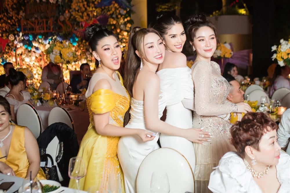 Những lần mẹ bỉm Bảo Thy đọ sắc hoa hậu khiến netizen cân não-15